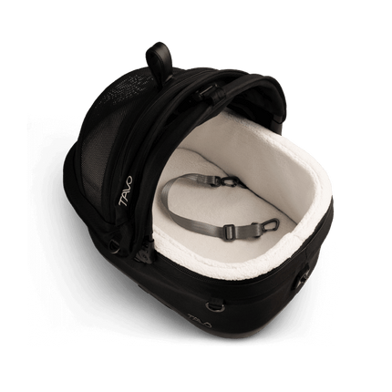 Tavo Pets Maeve iso+Roscoe Pet Travel Station