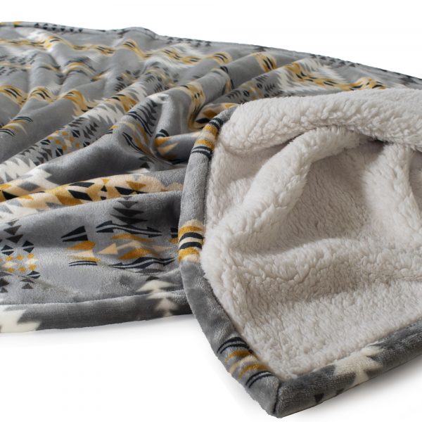 Pendleton Rancho Arroyo Plush Pet Throw 30" x 40"